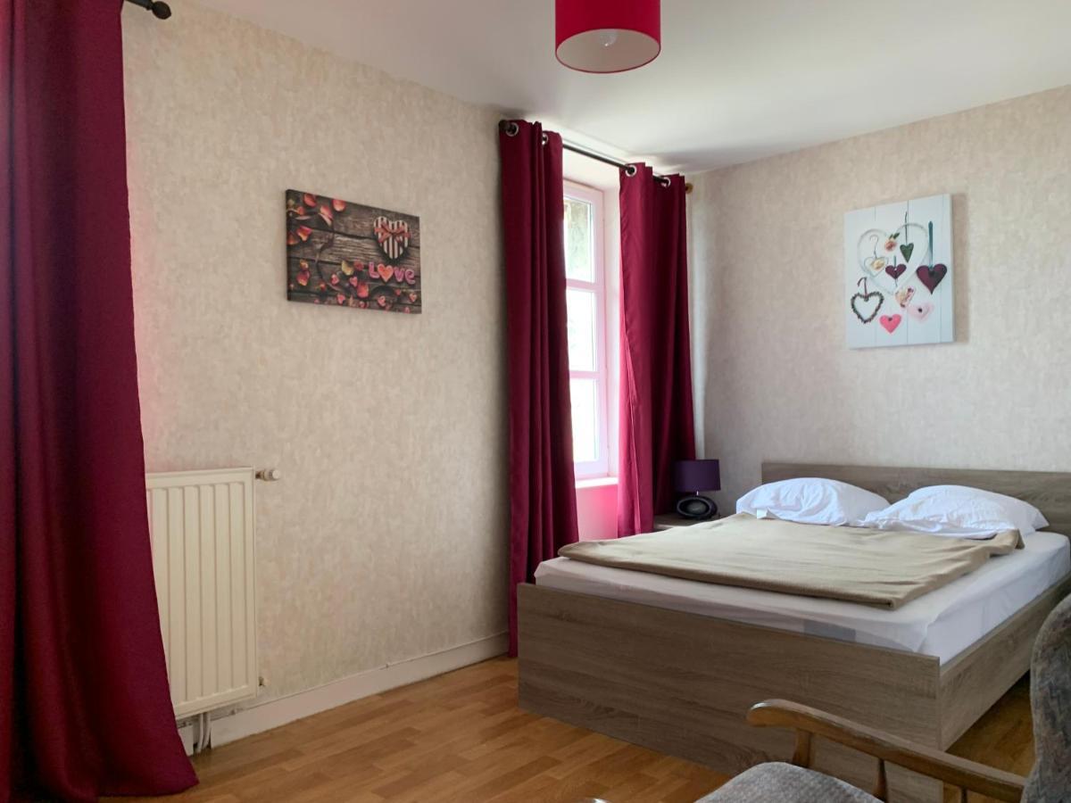 Auberge De La Tour Freycenet-la-Tour Экстерьер фото
