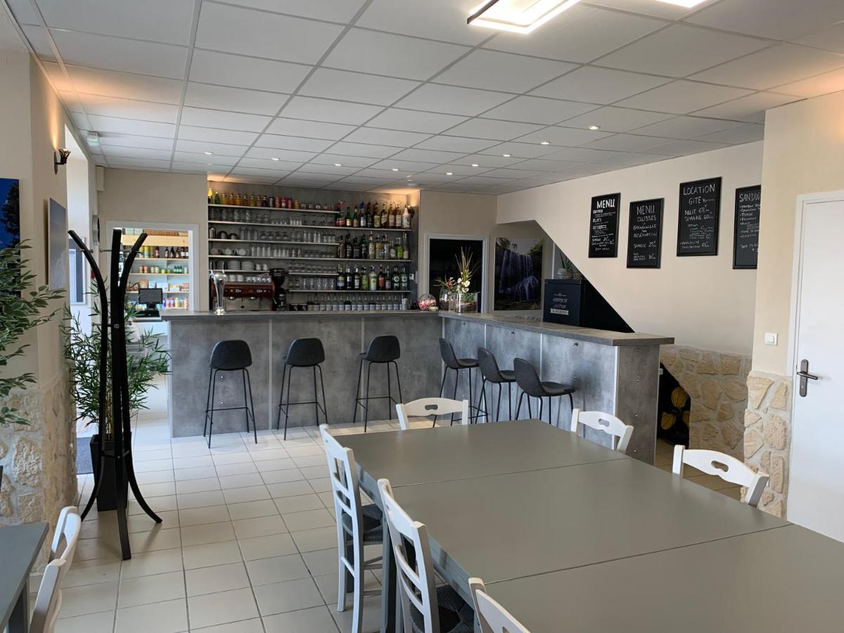 Auberge De La Tour Freycenet-la-Tour Экстерьер фото